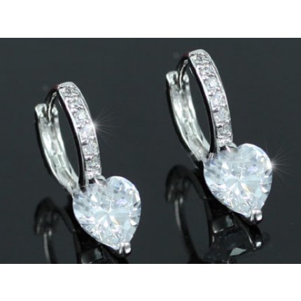 Серьги Sparkling Heart CZ Simulated Diamond Small Huggie Earrings SE412