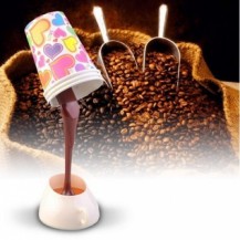 Лампа ``Выливающийся кофе`` (стакан с кофе)